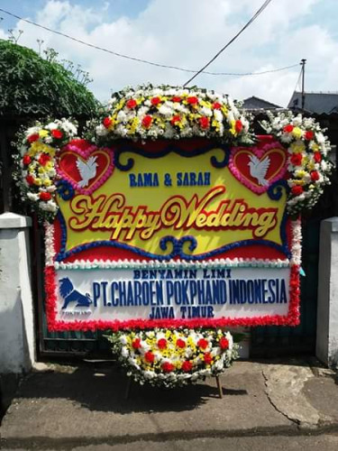 Karangan Bunga Pernikahan hotel luwansa palangkaraya